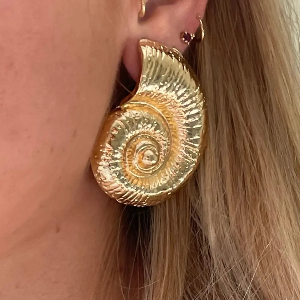 AROS CARACOL DORADO BAÑO ORO 18K